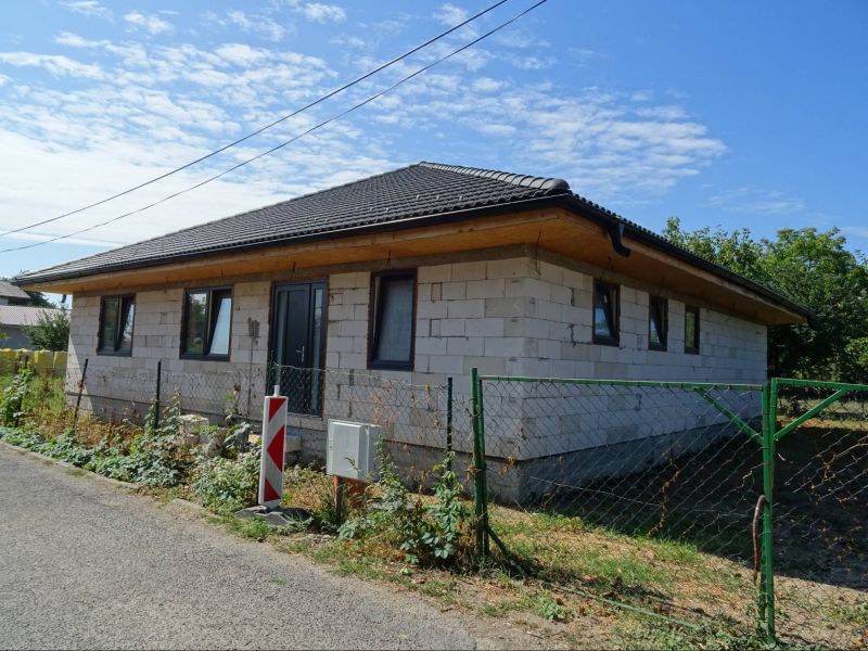 ZNÍŽENÁ CENA 4 - izbový Bungalov, Sečovce - 1