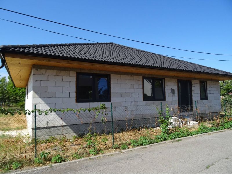ZNÍŽENÁ CENA 4 - izbový Bungalov, Sečovce - 3